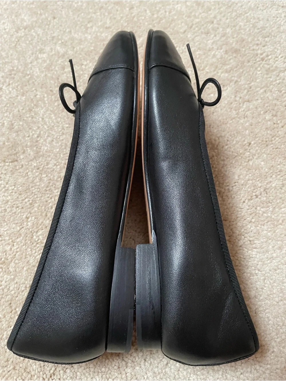 CHANEL Black Leather CC Logo Ballet Flats with Bow 37C  PRISTINE condition!